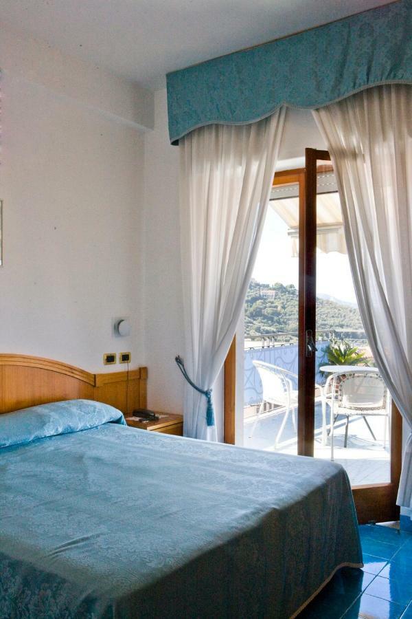 Hotel La Primavera Massa Lubrense Esterno foto
